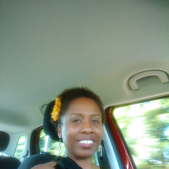 Meet your Posher, Melba - Picture 1 of 1